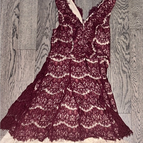 TRIXXI burgundy Lace sleeveless fit and flare dress Sz M - Picture 2 of 12